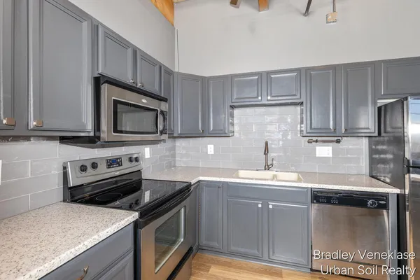 $295,000 | 940 Monroe Avenue Northwest, Unit SUITE 333, Grand Rapids, MI 49503