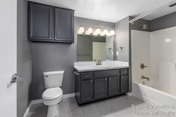 $295,000 | 940 Monroe Avenue Northwest, Unit SUITE 333, Grand Rapids, MI 49503