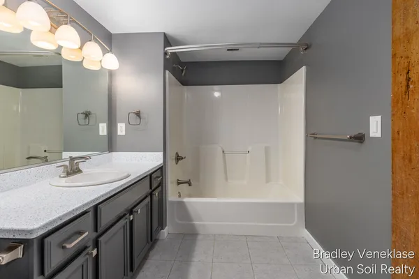 $295,000 | 940 Monroe Avenue Northwest, Unit SUITE 333, Grand Rapids, MI 49503