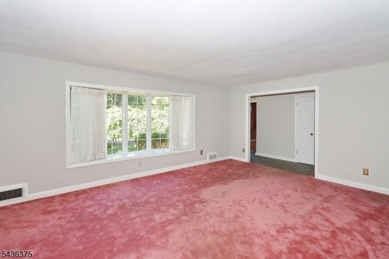 785 Lamberts Mill Road Westfield, NJ 07090 - Photo 9 of 37