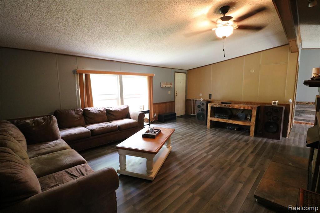3859 Lippincott Road Lapeer, MI 48446 - Photo 5 of 16