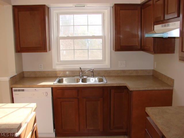 1783 Meadows Road Madison, OH 44057 - Photo 4 of 16 Gallery Image 4