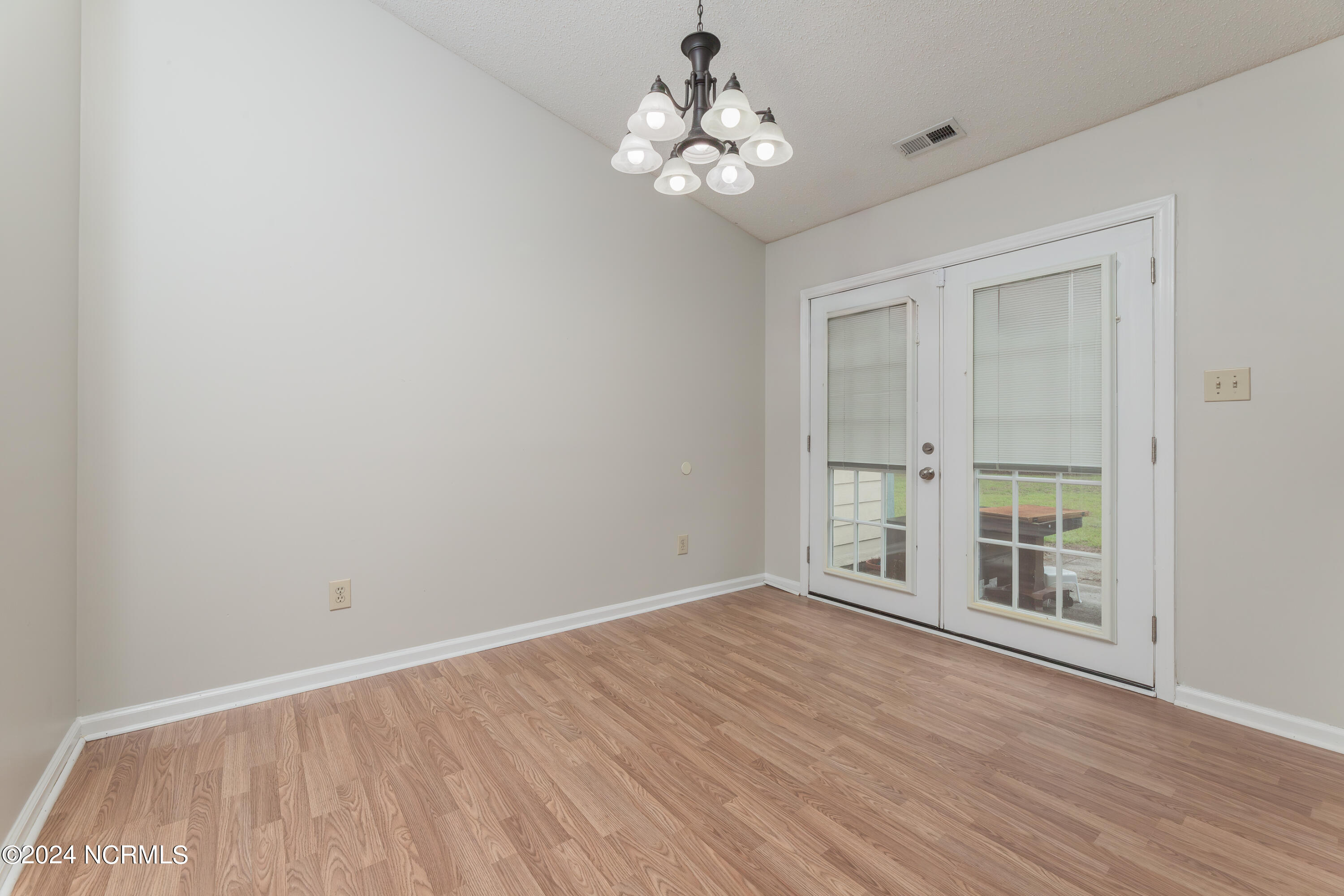 313 Timber Ridge Drive Hubert, NC 28539 - Photo 13 of 55 Dining