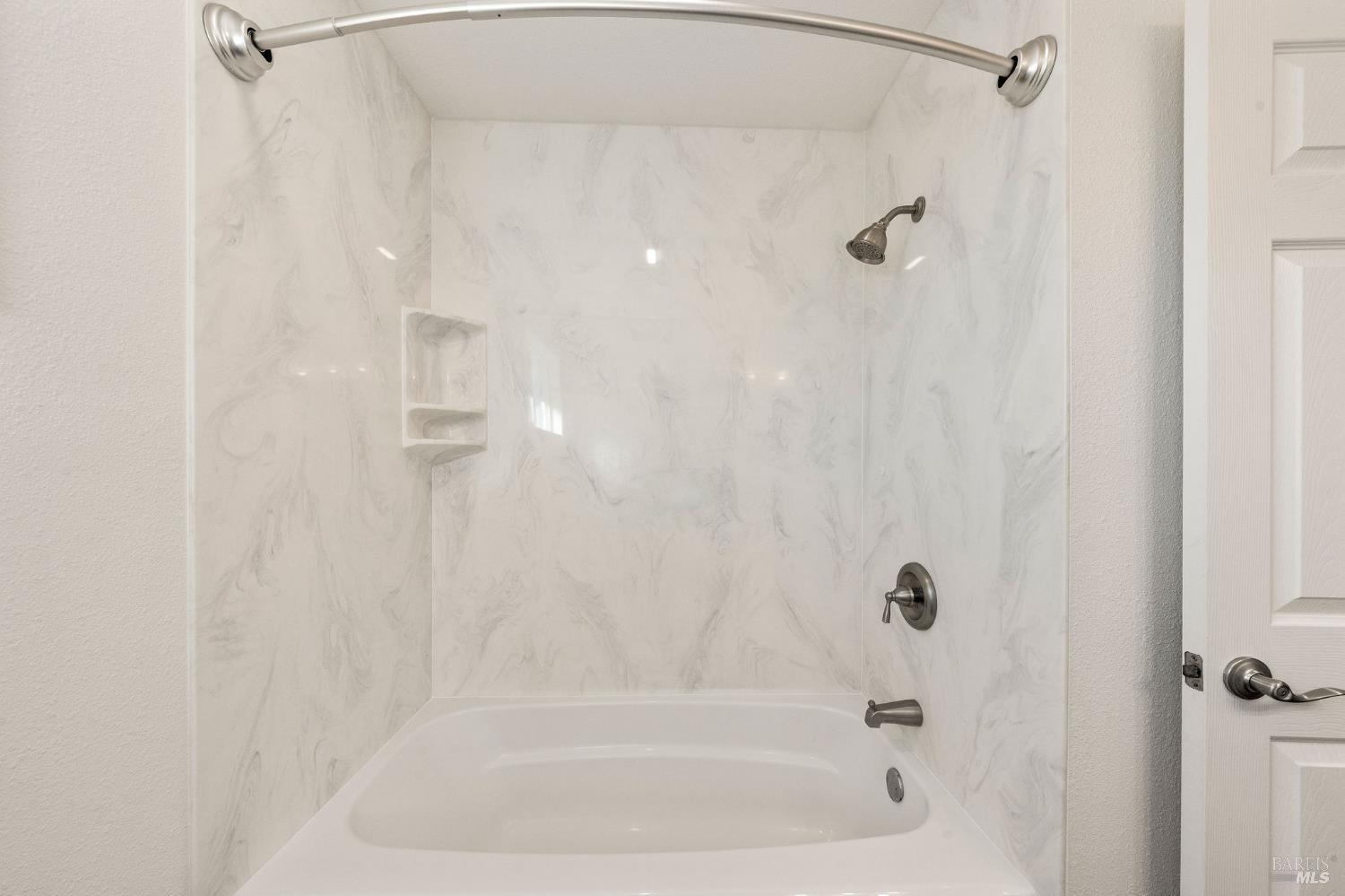 543 St Francis Way Rio Vista, CA 94571 - Photo 23 of 44 tub/shower