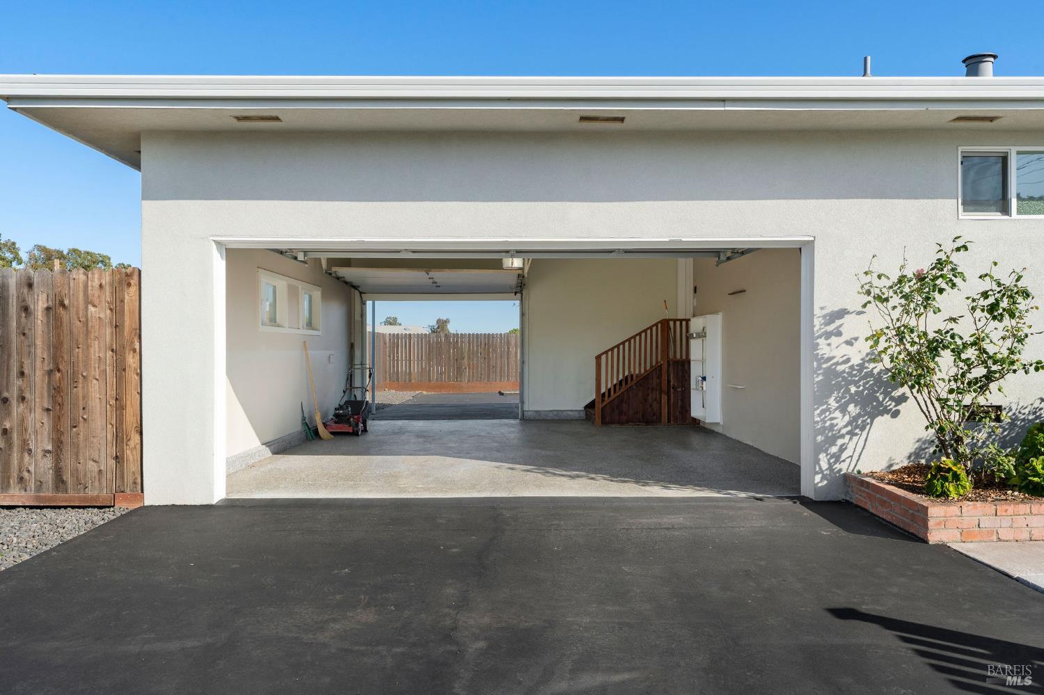 543 St Francis Way Rio Vista, CA 94571 - Photo 36 of 44 drive through garage