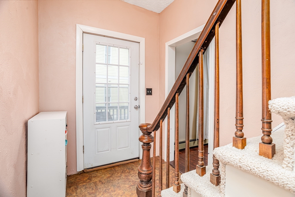 663 Millbury Street Worcester, MA 01607 - Photo 15 of 32