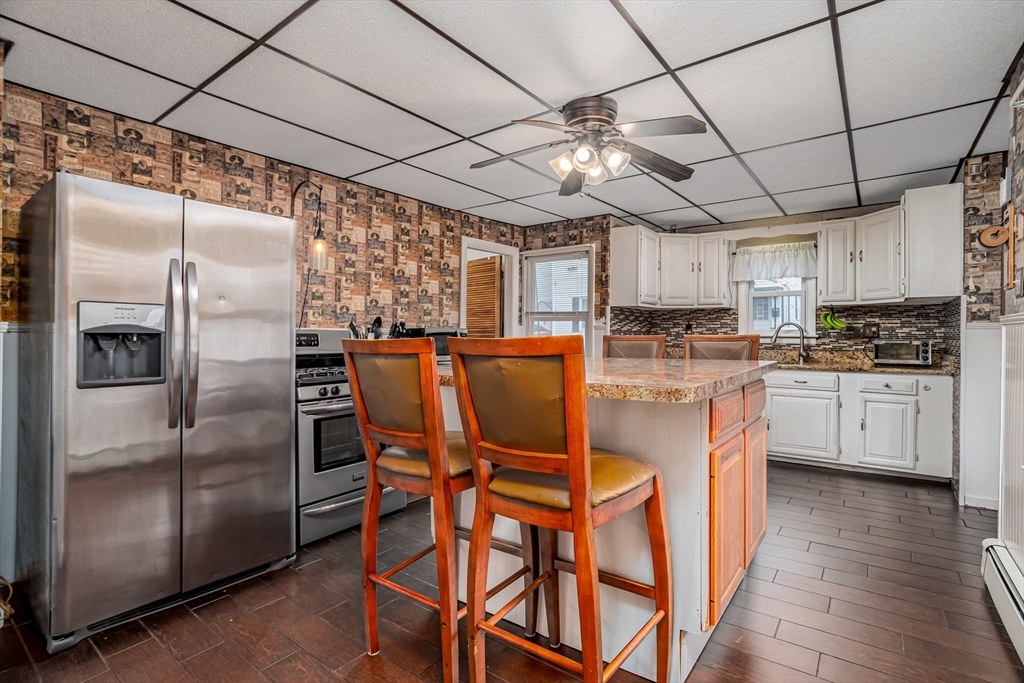 663 Millbury Street Worcester, MA 01607 - Photo 2 of 32
