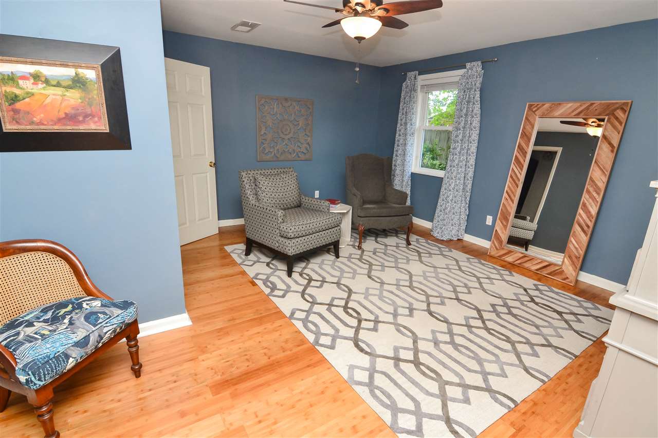 4856 Dee Road Memphis, TN 38117 - Photo 15 of 25 a living room with furniture rug and a window