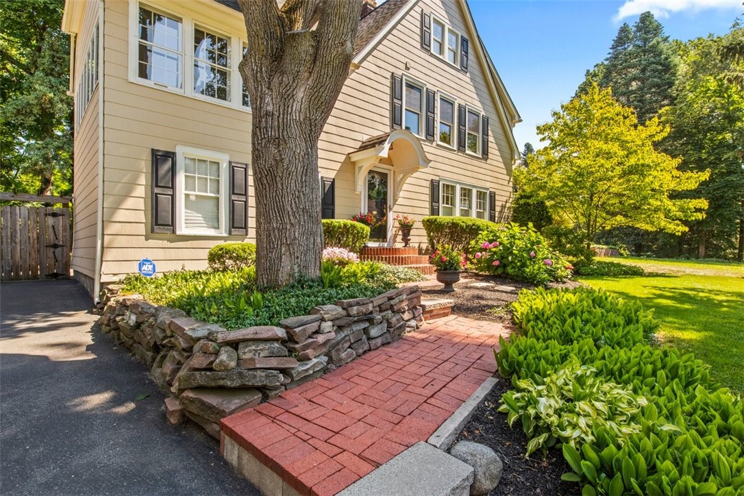 66 Summit Drive Brighton, NY 14620 - Photo 2 of 38