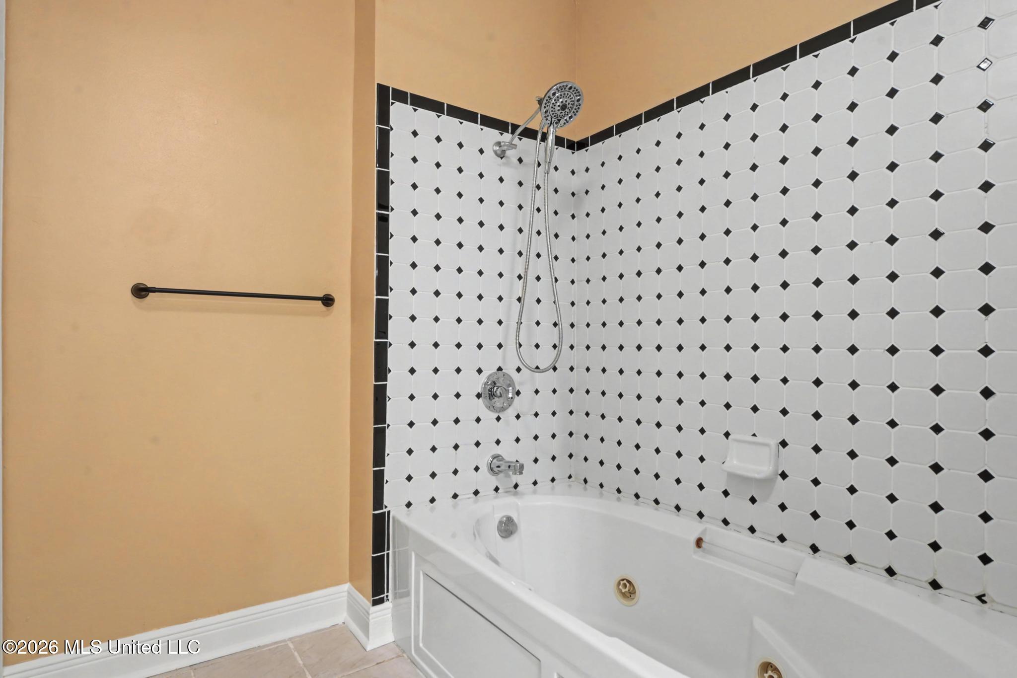 20700 Cameron Lane Moss Point, MS 39562 - Photo 16 of 34 016