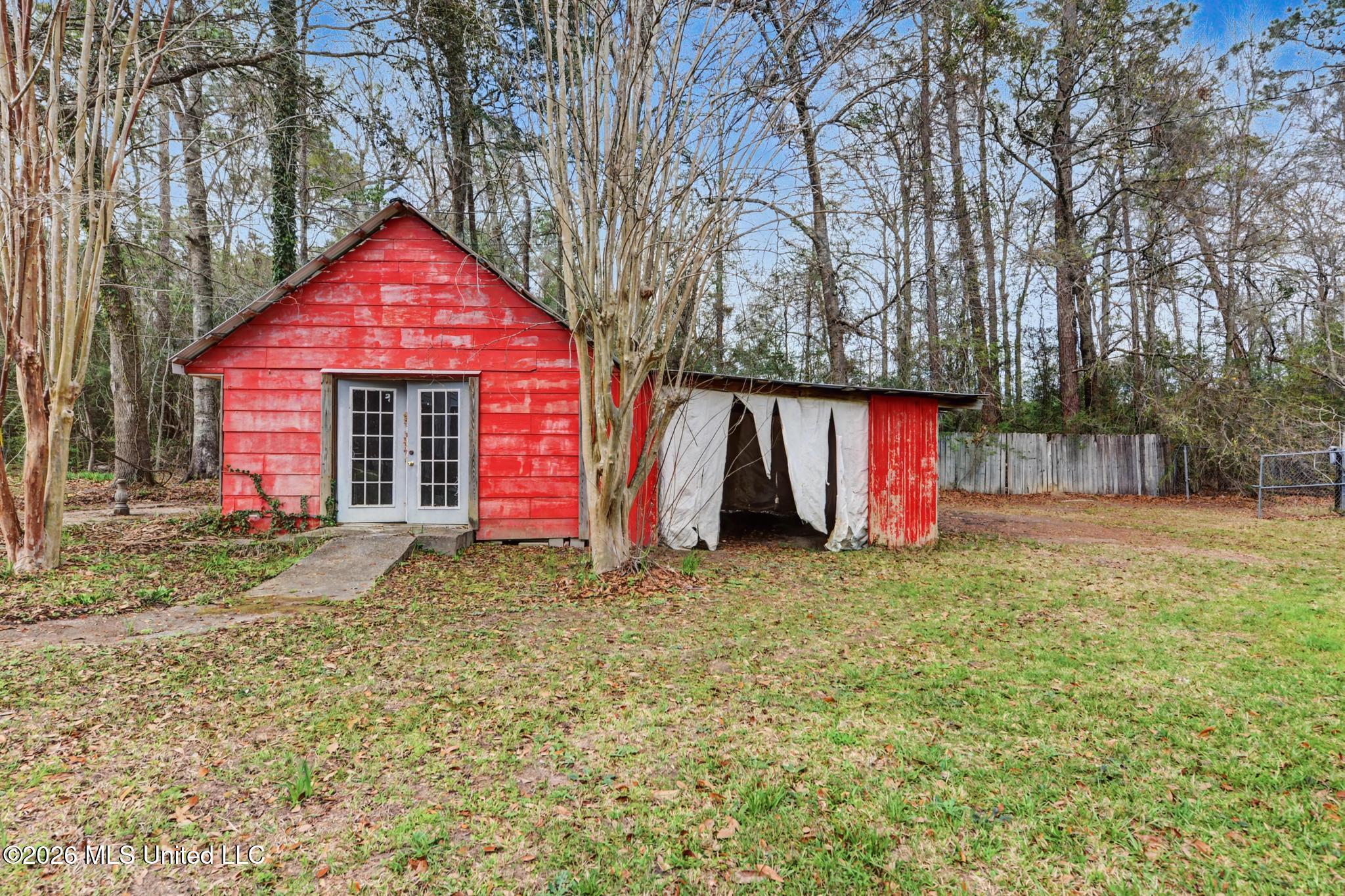20700 Cameron Lane Moss Point, MS 39562 - Photo 32 of 34 034