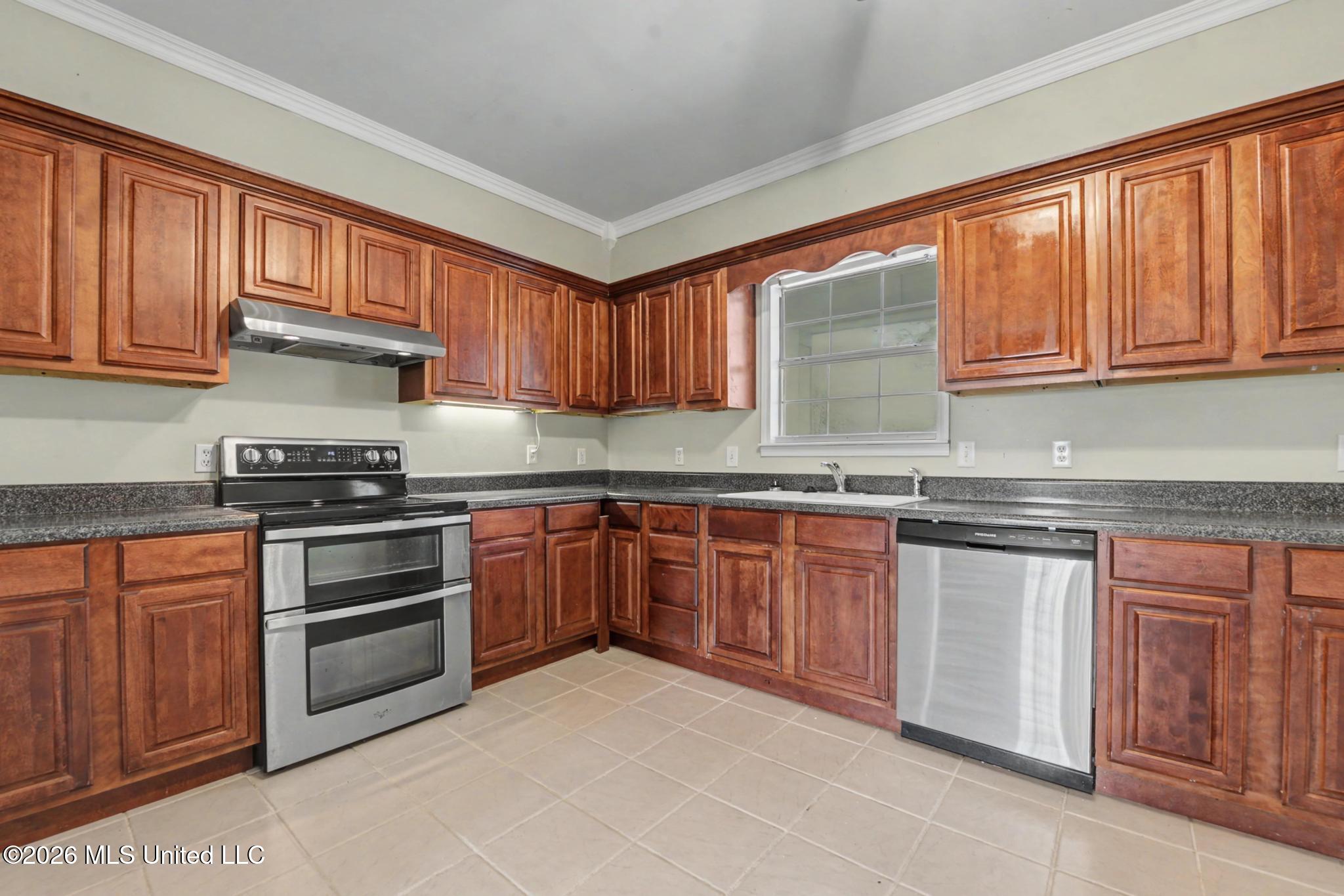 20700 Cameron Lane Moss Point, MS 39562 - Photo 10 of 34 010