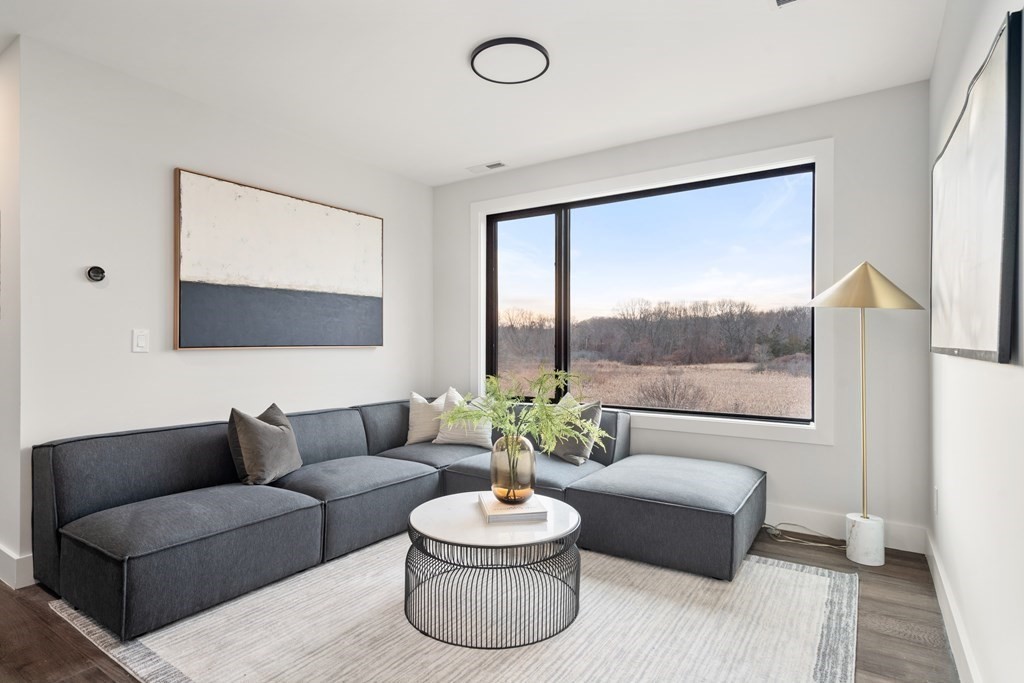 607 Waltham Street Lexington, MA 02421 - Photo 18 of 36 Gallery Image 18