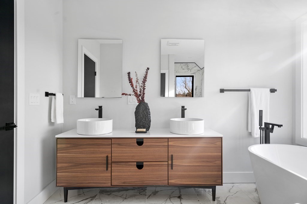 607 Waltham Street Lexington, MA 02421 - Photo 21 of 36 Gallery Image 21