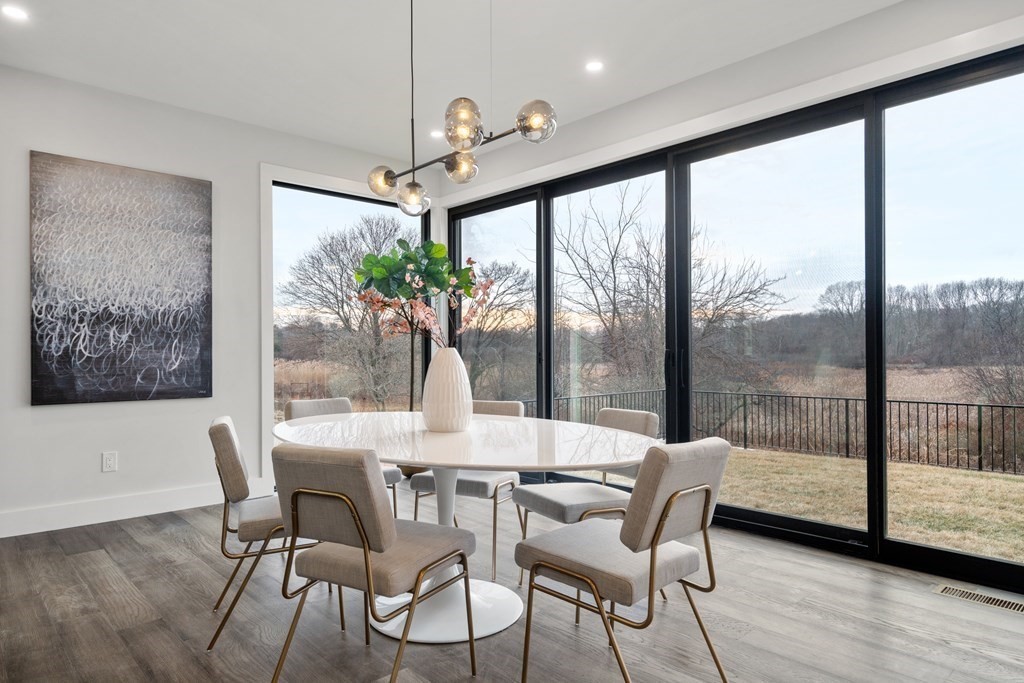 607 Waltham Street Lexington, MA 02421 - Photo 4 of 36 Gallery Image 4