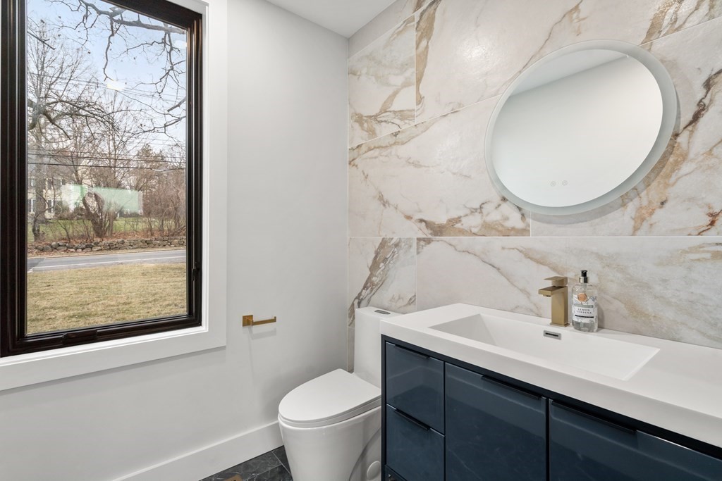 607 Waltham Street Lexington, MA 02421 - Photo 7 of 36 Gallery Image 7