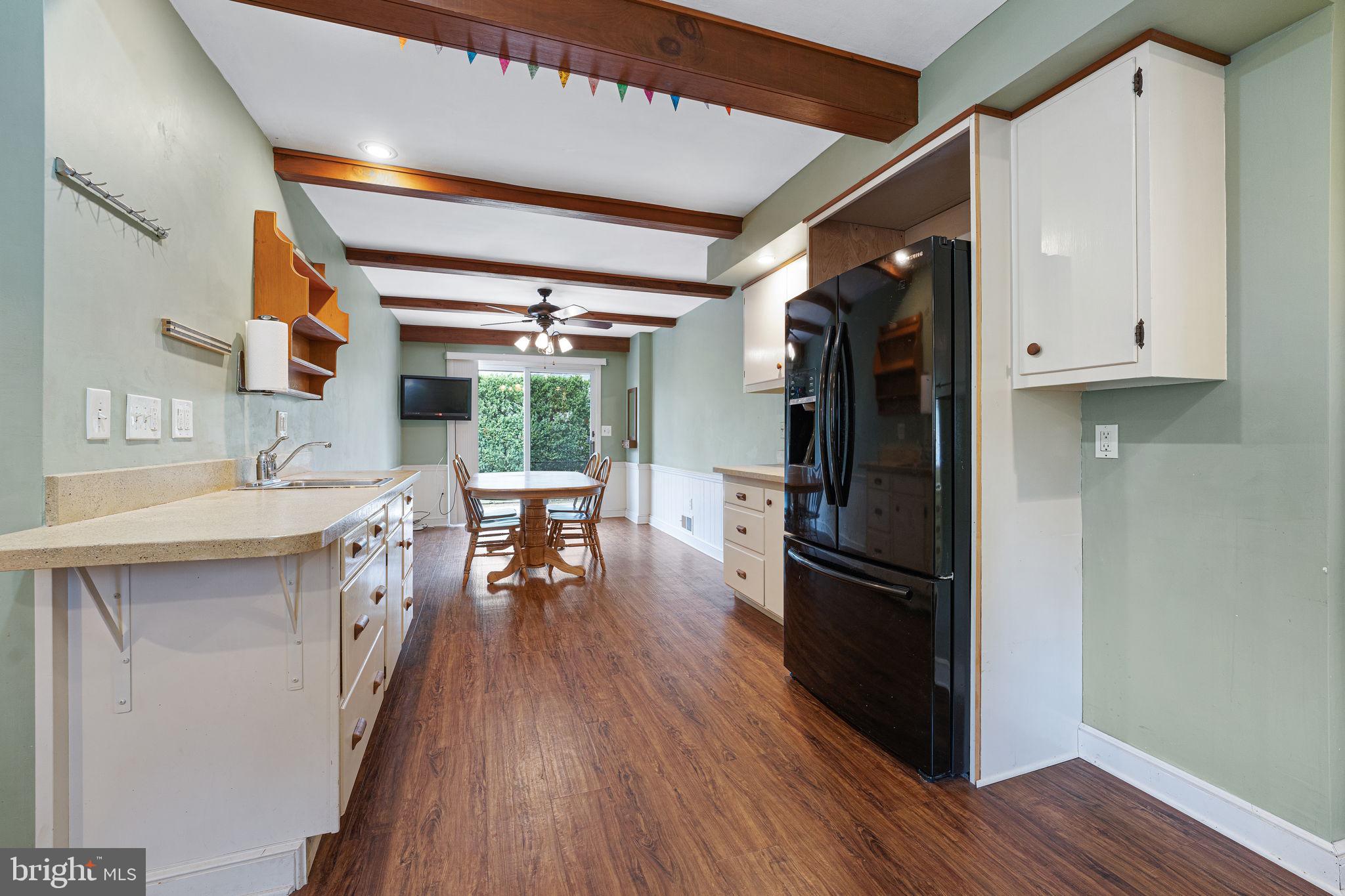 547 West Beechtree Lane Wayne, PA 19087 - Photo 13 of 31 Kitchen