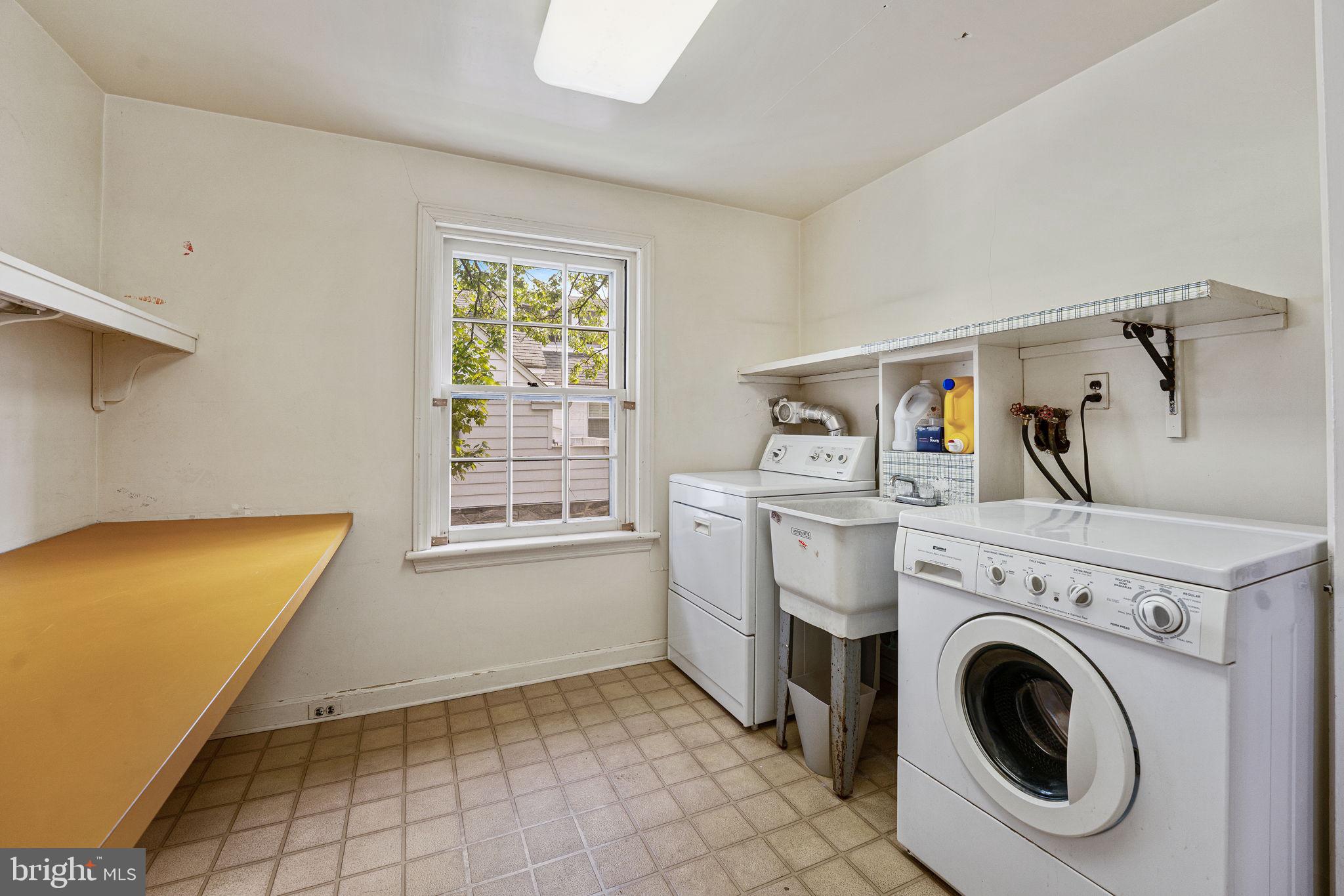 547 West Beechtree Lane Wayne, PA 19087 - Photo 26 of 31 Huge Bedroom Level Laundry Room