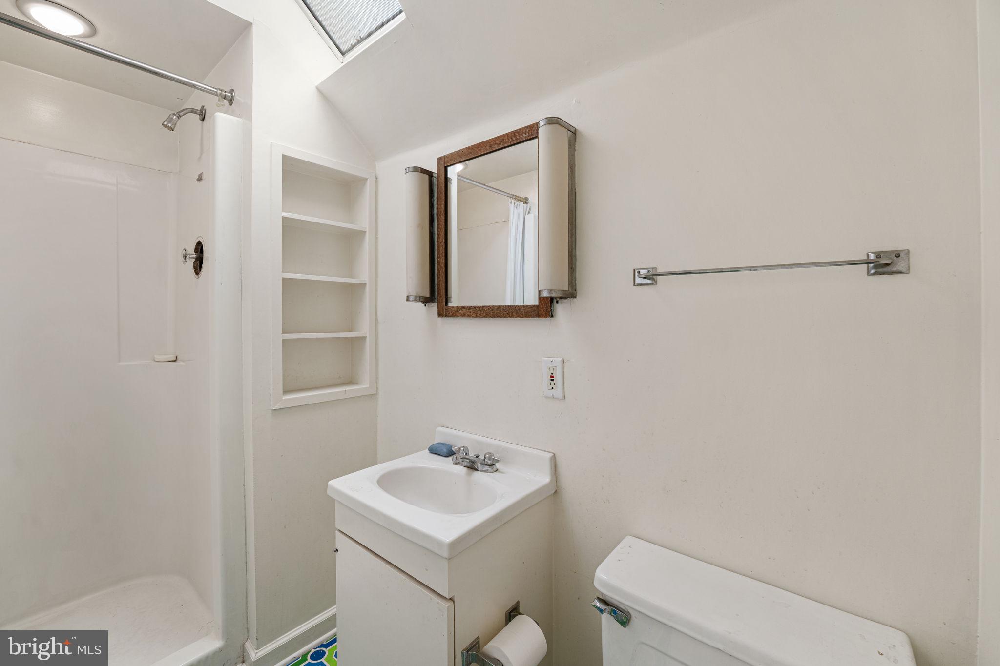 547 West Beechtree Lane Wayne, PA 19087 - Photo 29 of 31 Full Bath (Third Floor)