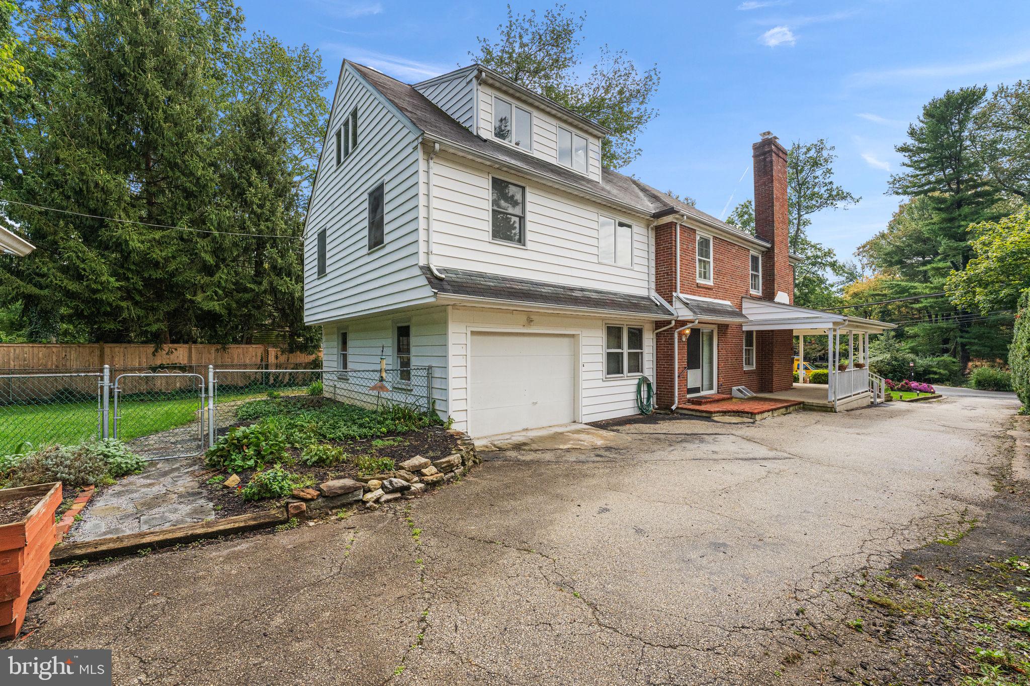 547 West Beechtree Lane Wayne, PA 19087 - Photo 6 of 31 Large Addition/One Car Garage
