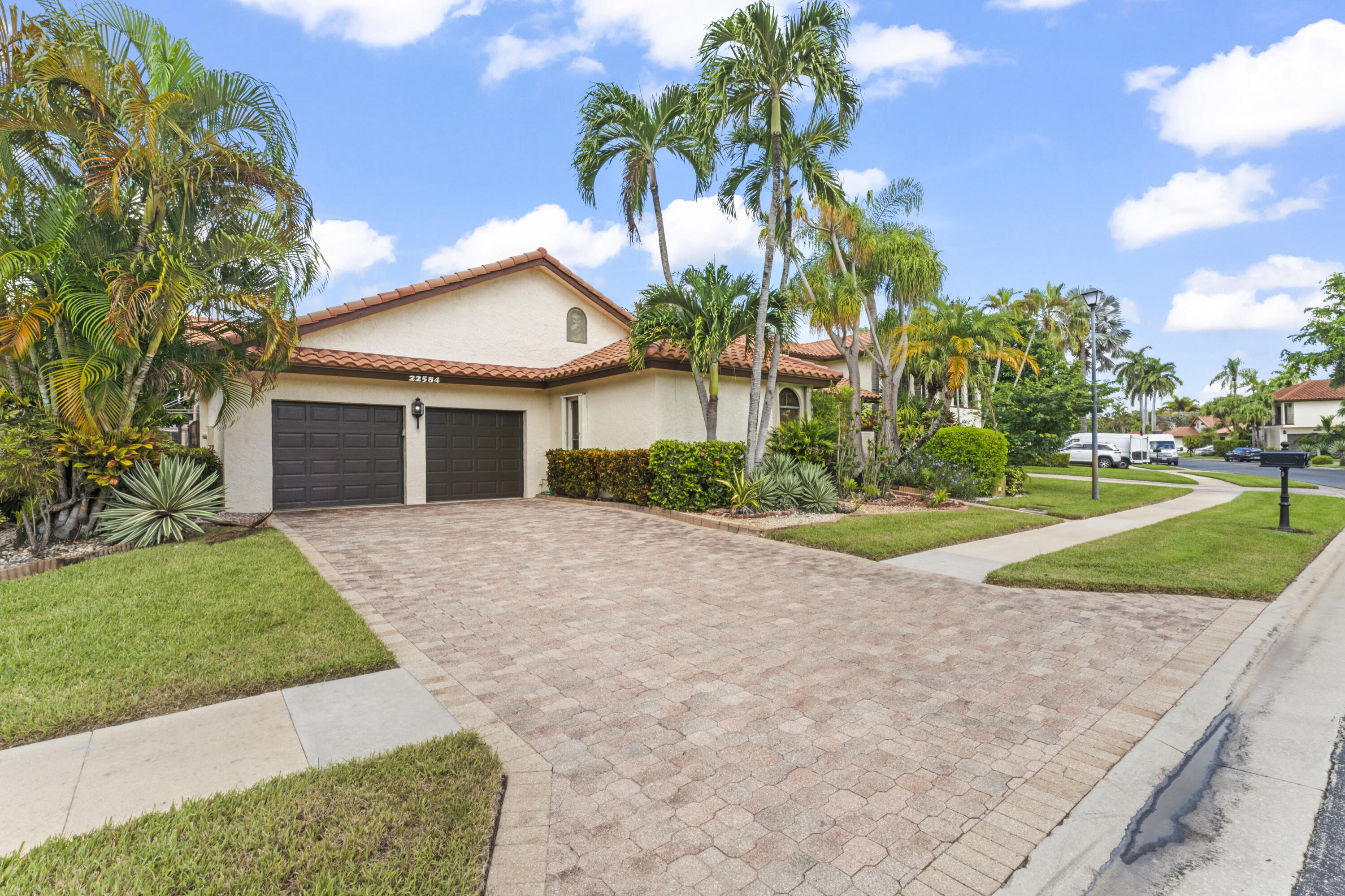 22584 Esplanada Circle Boca Raton, FL 33433 - Photo 3 of 44 Hommati275 (3)