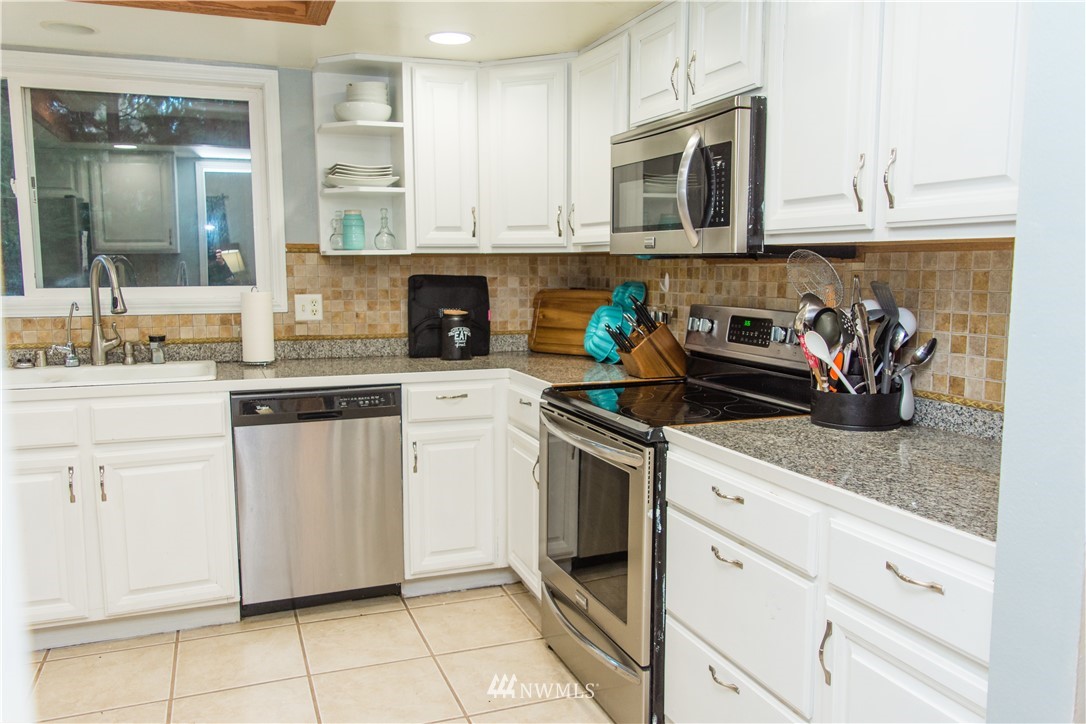 7530 Southeast Willock Road Olalla, WA 98359 - Photo 8 of 25 Gallery Image 8