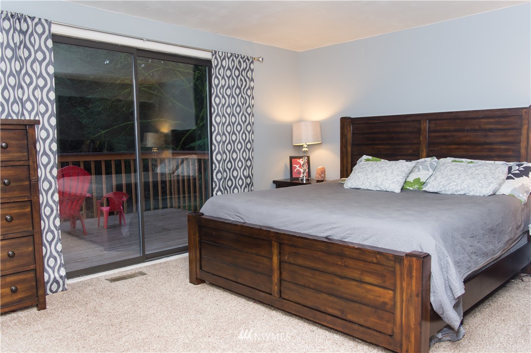 7530 Southeast Willock Road Olalla, WA 98359 - Photo 9 of 25 Gallery Image 9