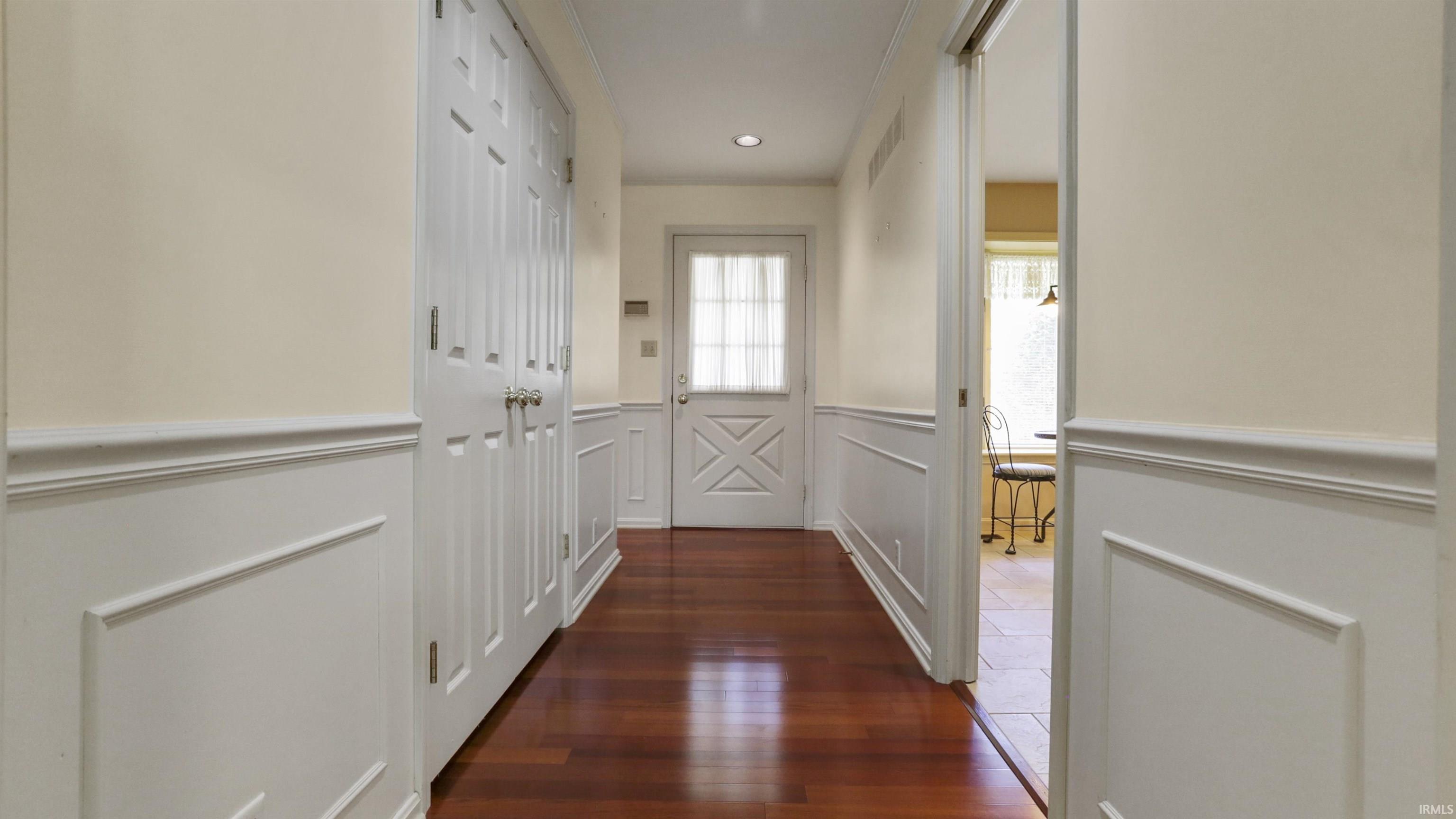 1335 Timberlake Road Evansville, IN 47710 - Photo 4 of 24