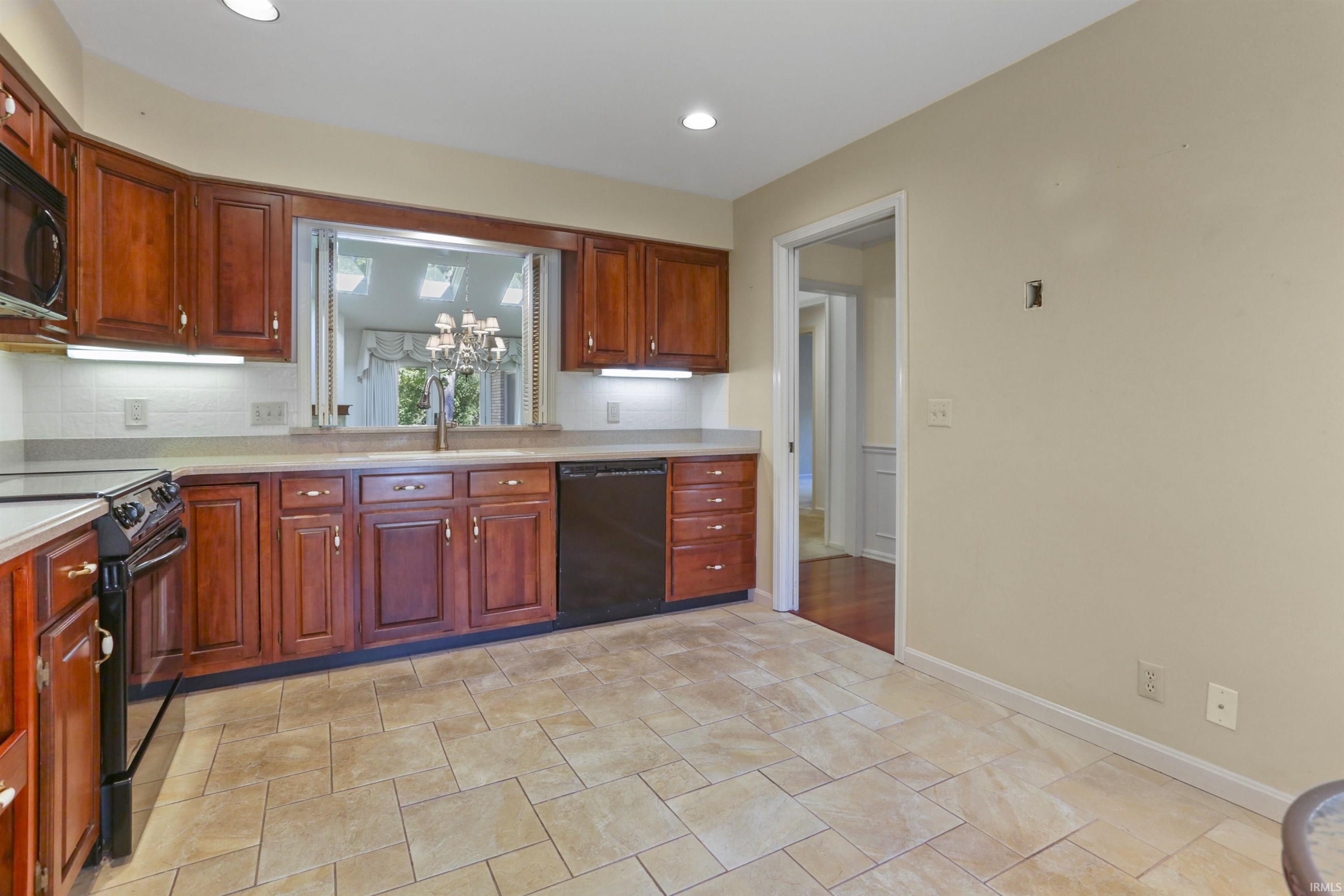 1335 Timberlake Road Evansville, IN 47710 - Photo 9 of 24