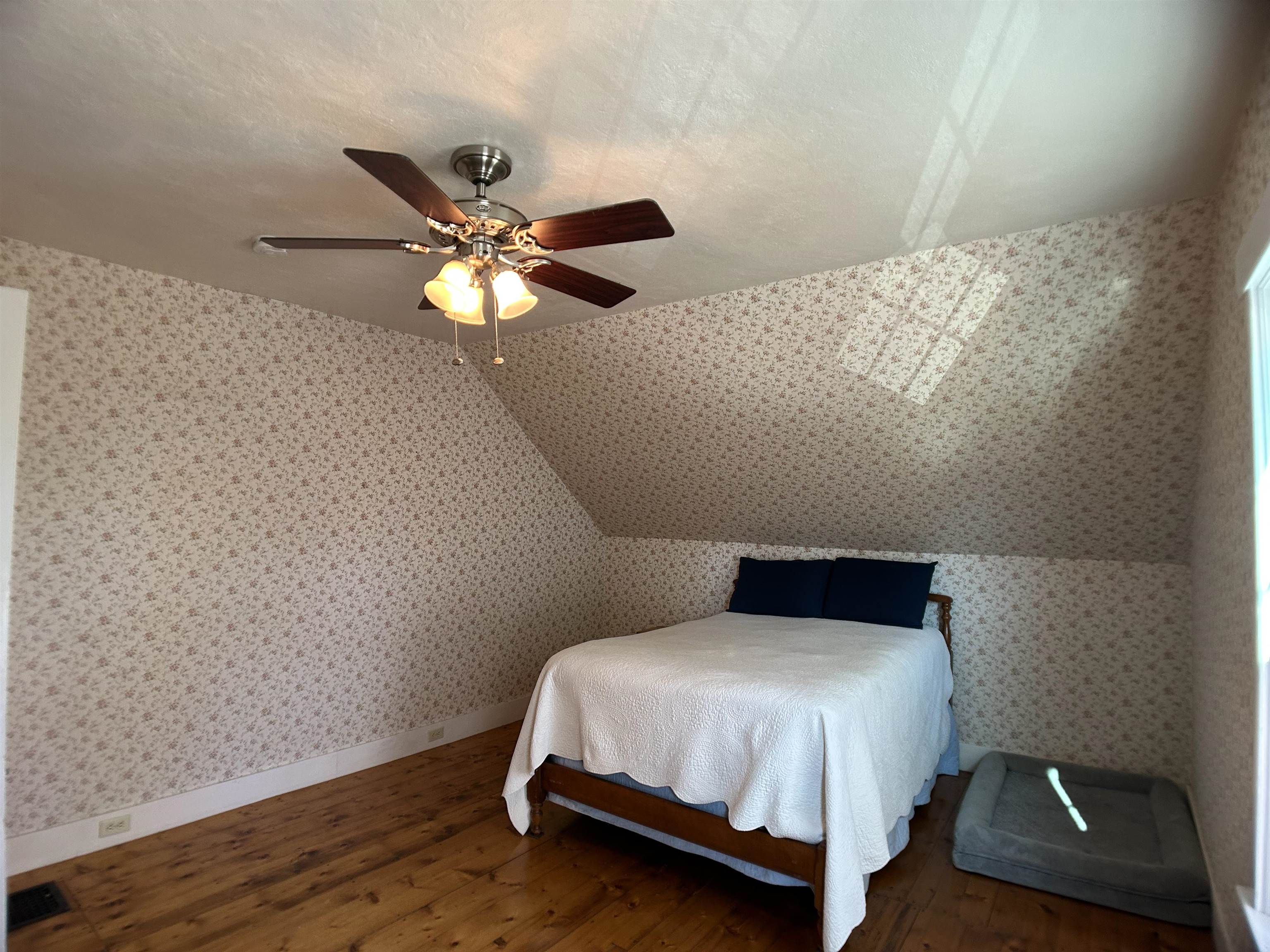 447 Elm Street Chester, VT 05143 - Photo 15 of 27