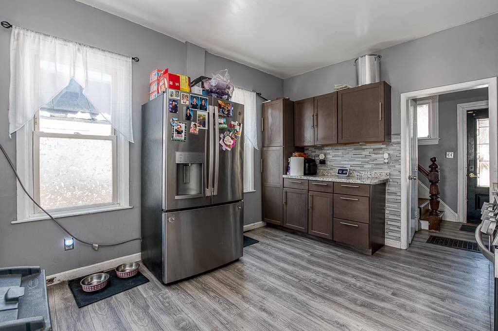 43 Warwick Road Pawtucket, RI 02861 - Photo 4 of 27