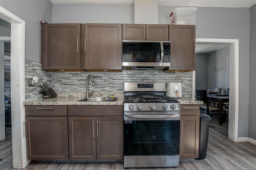 43 Warwick Road Pawtucket, RI 02861 - Photo 5 of 27