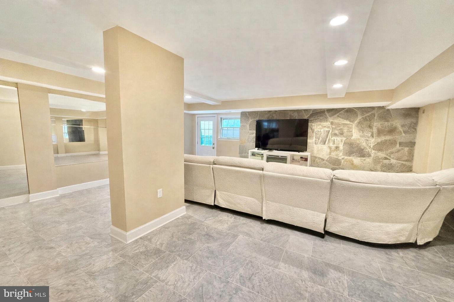 5439 Richenbacher Avenue Alexandria, VA 22304 - Photo 16 of 18