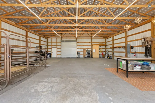 a view of livingroom with furniture