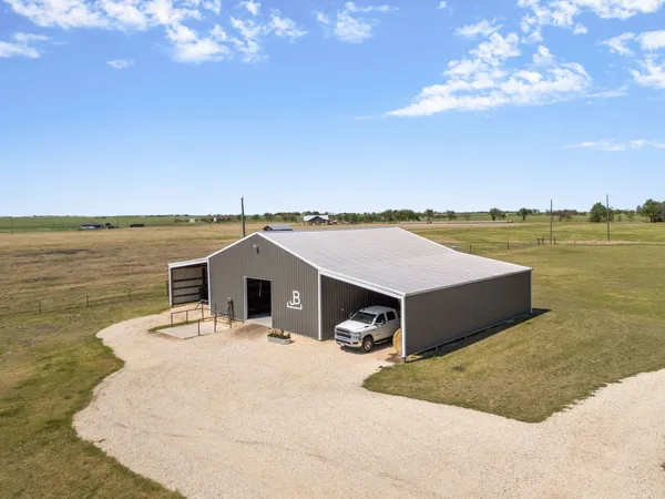 $785,000 | 22001 Farm To Market Road 971, Granger, TX 76530