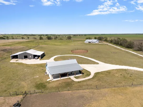 $785,000 | 22001 Farm To Market Road 971, Granger, TX 76530
