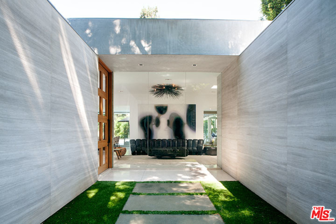 1810 Rising Glen Road Los Angeles, CA 90069 - Photo 4 of 16