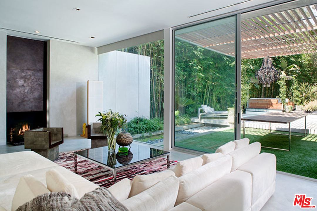1810 Rising Glen Road Los Angeles, CA 90069 - Photo 5 of 16