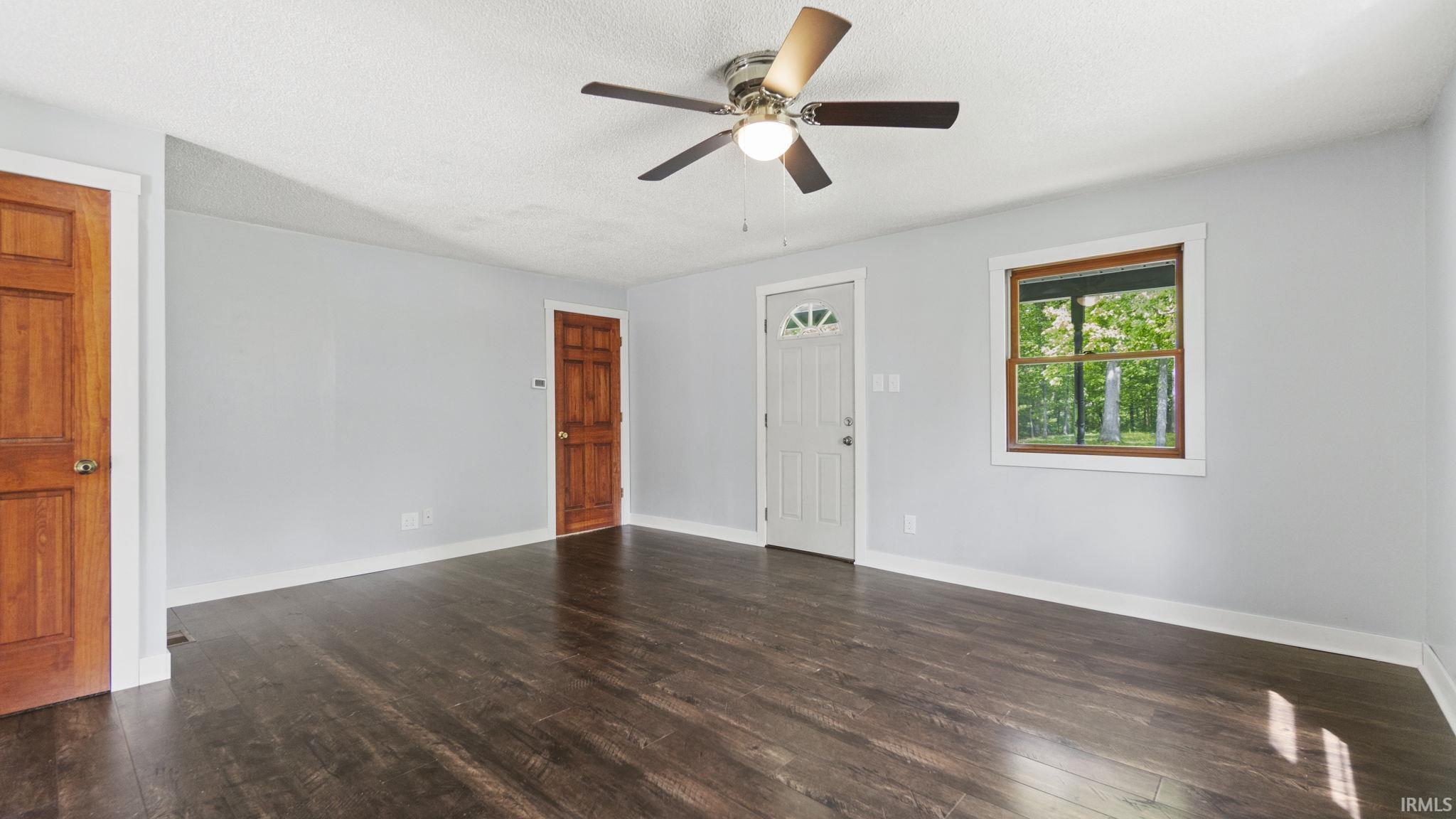 13113 Wappes Road Churubusco, IN 46723 - Photo 9 of 34 Gallery Image 9