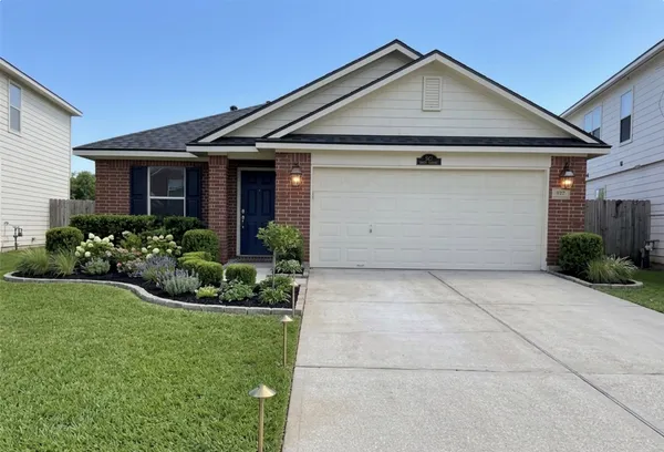 $265,000 | 927 Andover Glen Drive, Fresno, TX 77545