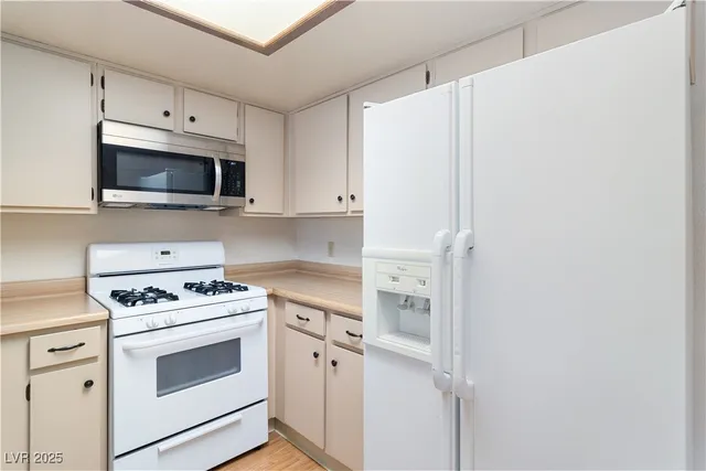 $139,900 | 3740 Desert Marina Drive, Unit 7, Laughlin, NV 89029