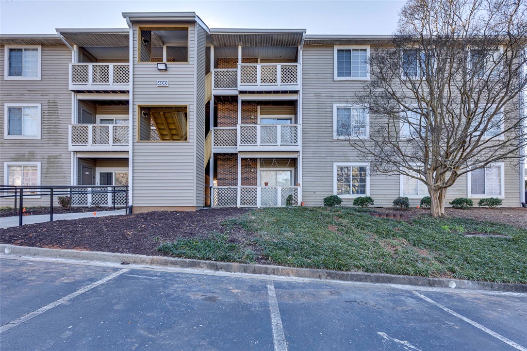 220 Elm Street, Unit 422 Clemson, SC 29631 - Photo 1 of 25