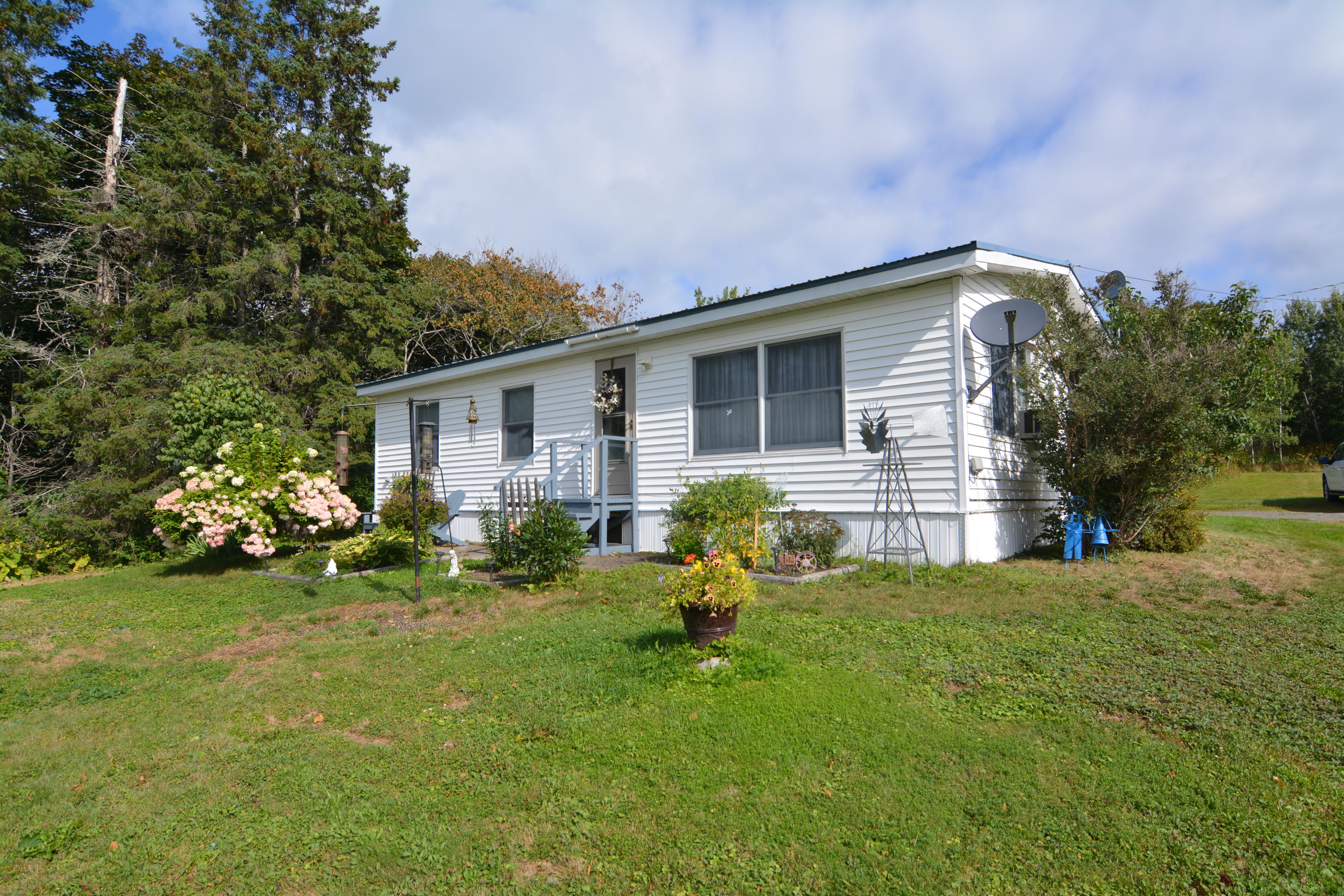 2075 County Road Houlton, ME 04730 - Photo 1 of 25 DSC_0046