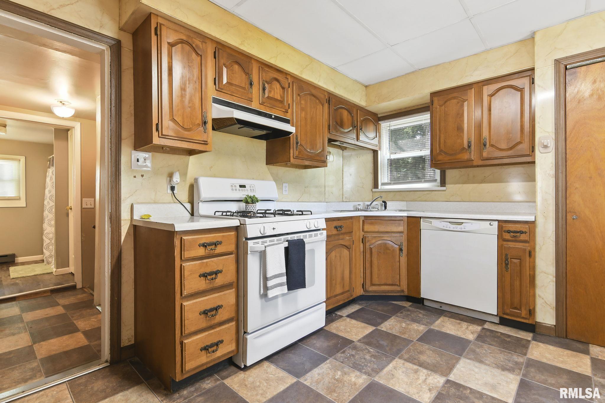 2530 South 13th Street Springfield, IL 62703 - Photo 6 of 25