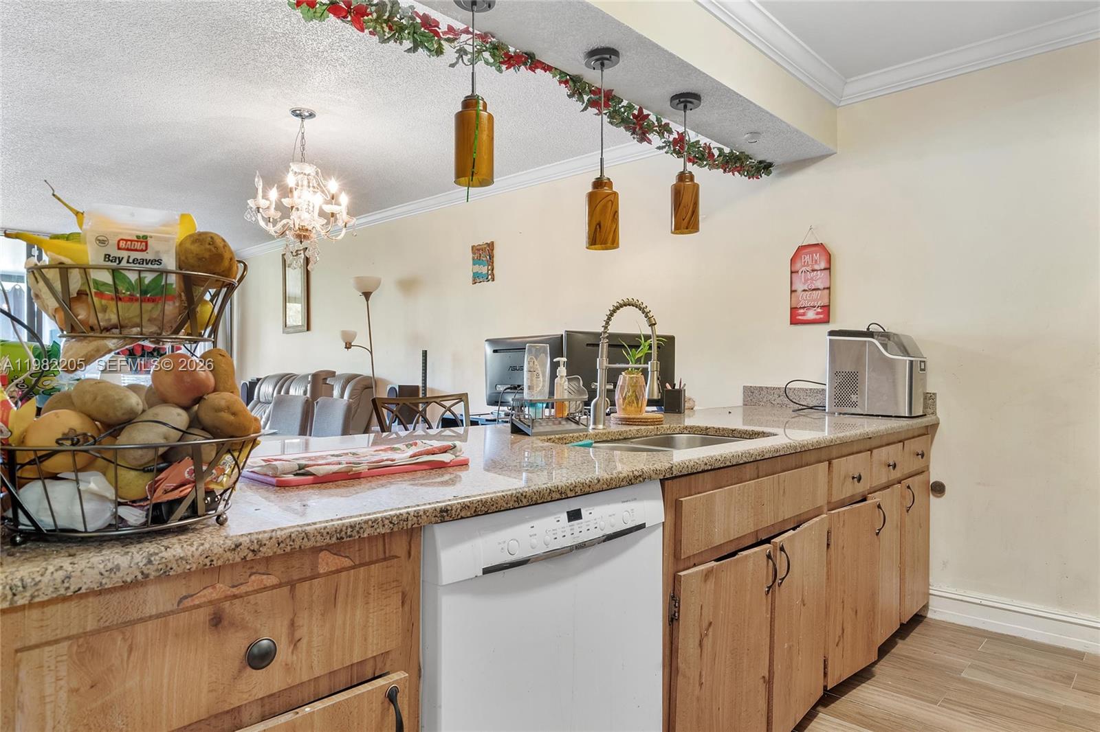 10304 Fairway Road Pembroke Pines, FL 33026 - Photo 17 of 51