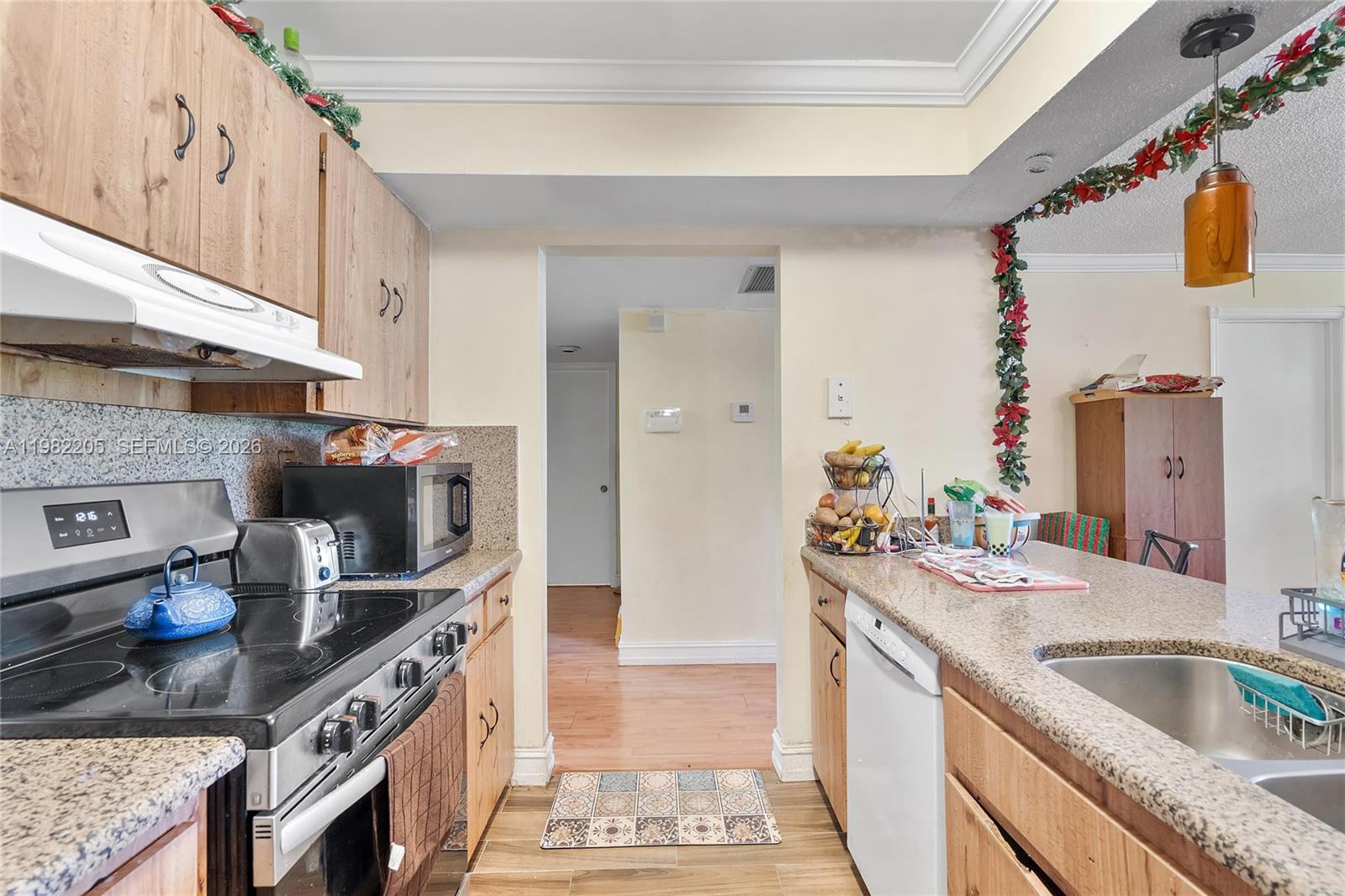 10304 Fairway Road Pembroke Pines, FL 33026 - Photo 26 of 51