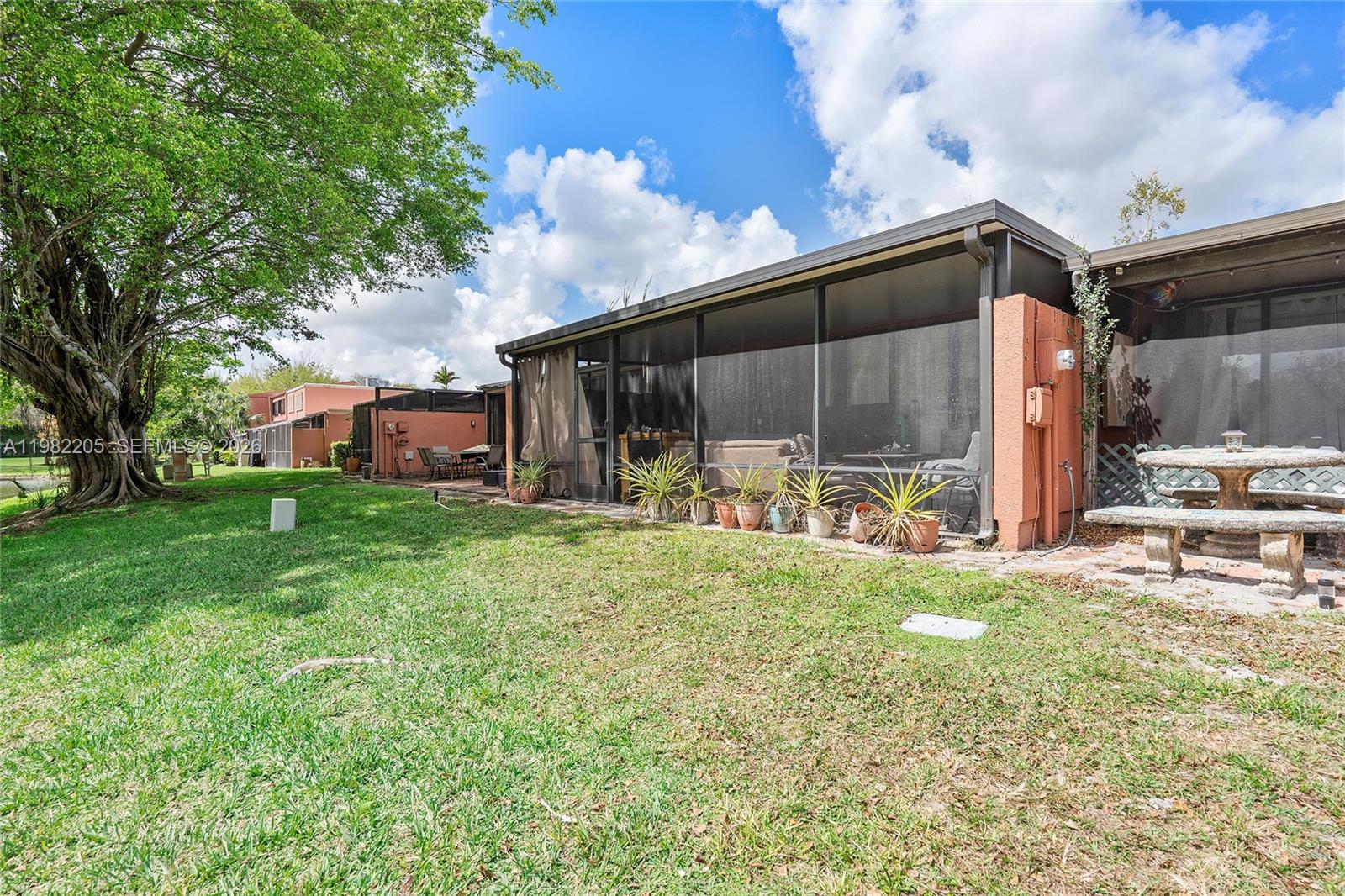 10304 Fairway Road Pembroke Pines, FL 33026 - Photo 45 of 51