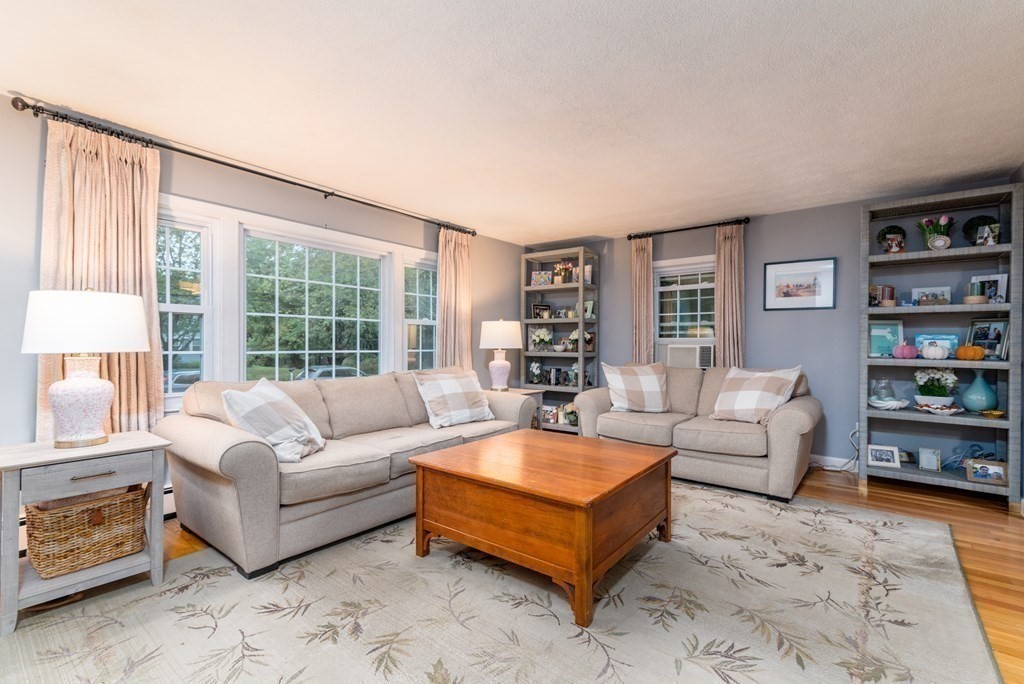 15 Juniper Road Hamilton, MA 01982 - Photo 5 of 28 Gallery Image 5