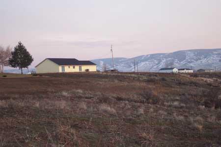 143 Slavin Heights Road Yakima, WA 98903 - Photo 10 of 15 a view of outdoor space and mountain view