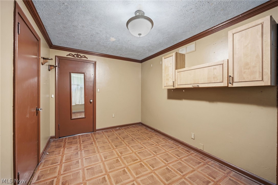 5950 Parkman Road Northwest Warren, OH 44481 - Photo 21 of 35